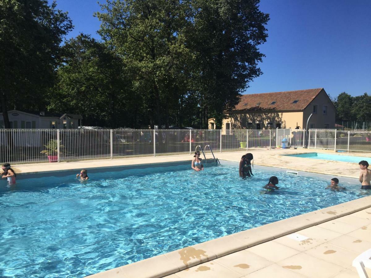 Hotel Camping Les Petites Minaudieres Saint-Sauveur  Exterior foto